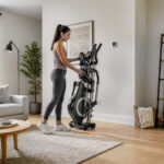 Velo elliptique pliable dans un salon moderne